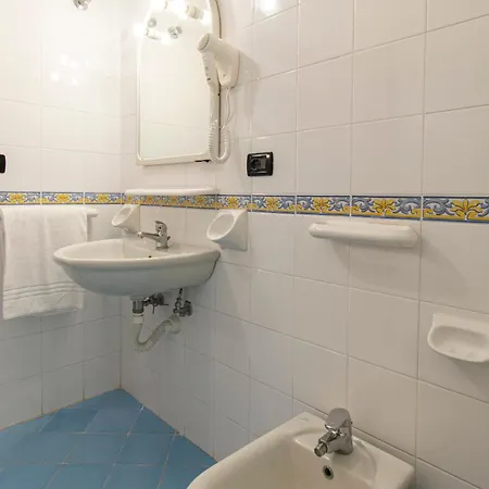 Victoria Park Hotel 3*
